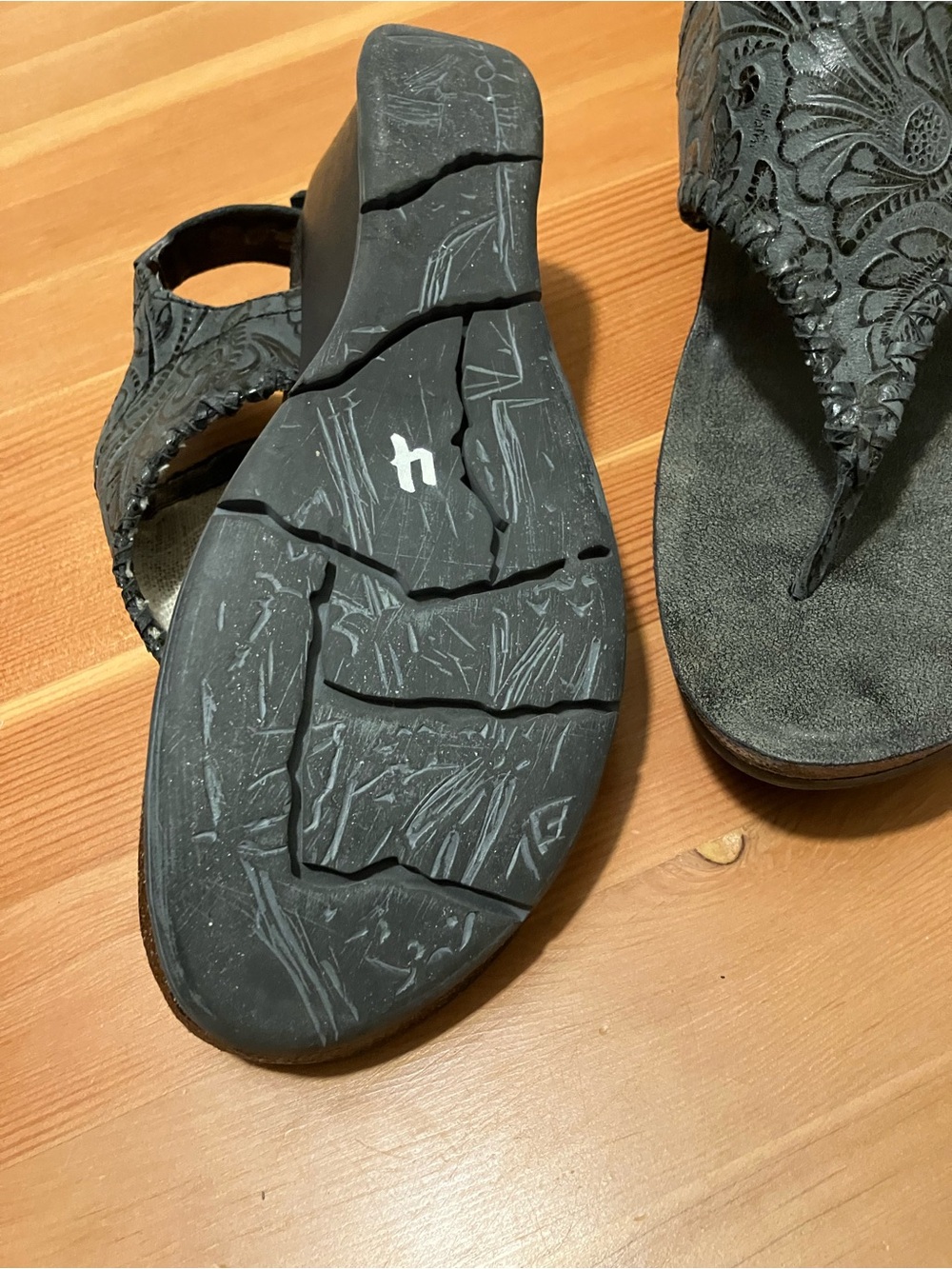 Off The Beaten Track Wedge Sandals size 10 - Picture 4 of 10